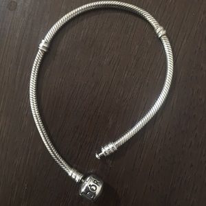 Pandora bracelet Size 8”